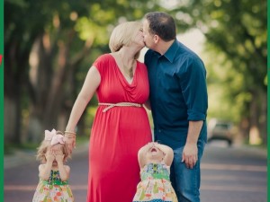 parents kissing in front of kids